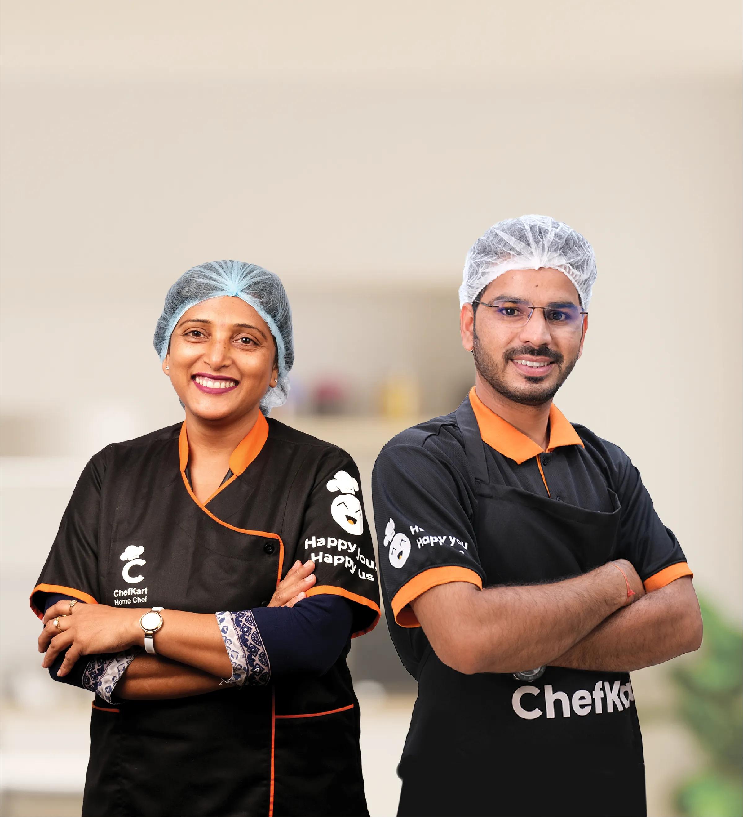 Male female cooks image